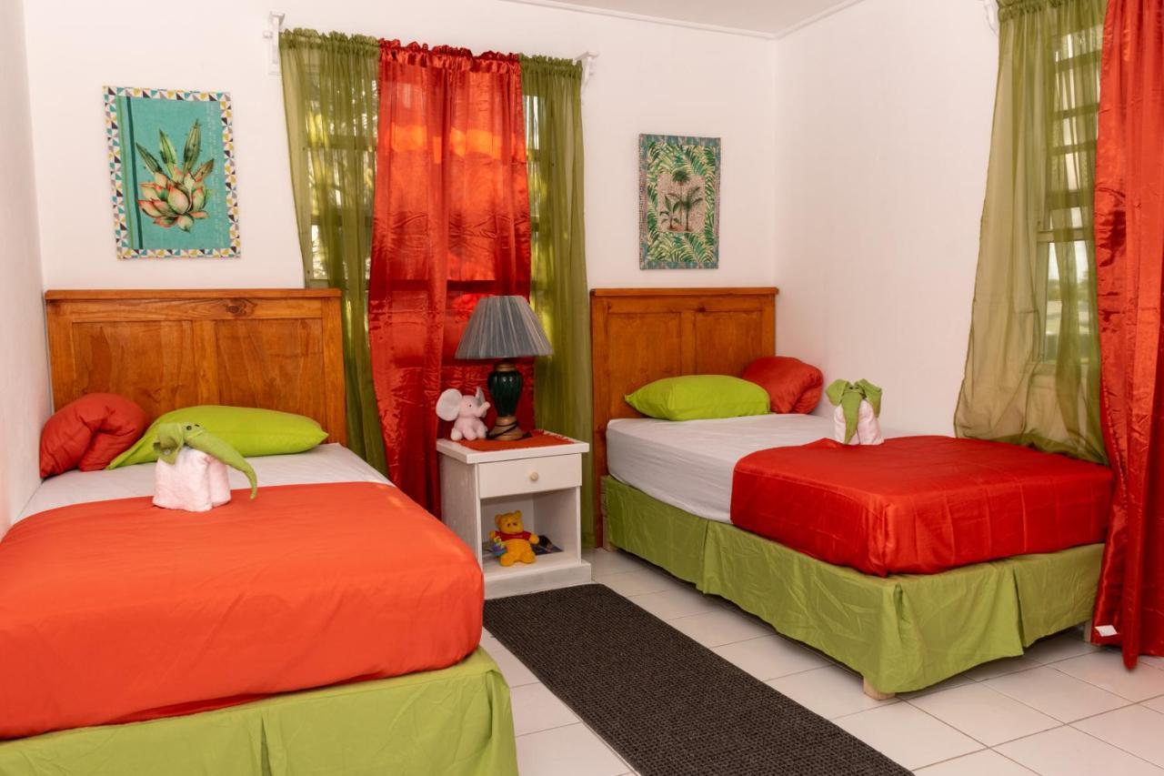 Edtricias Apartments Christ Church Ngoại thất bức ảnh